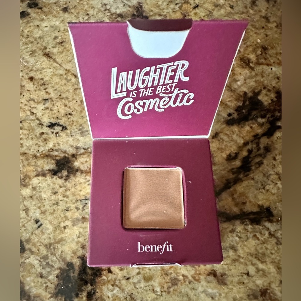 🇺🇸  BUNDLE ONLY - 5/$15  🎉 FREE 🎉 Hoola Flat Eyeshadow, NWT